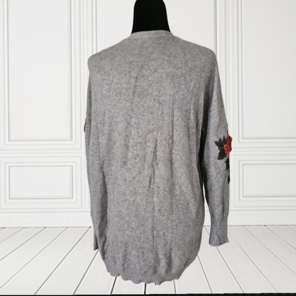 OVERSIZED CARDIGAN WITH ROSE SLEEVES - Picture 4 of 5